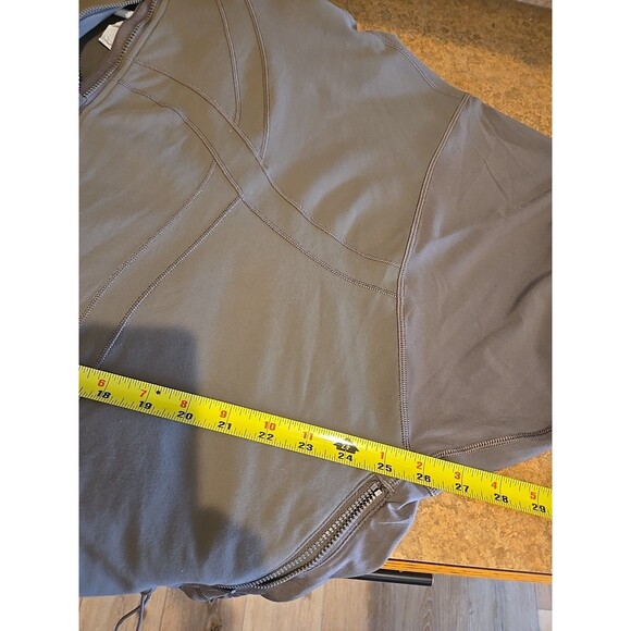 Lululemon jacket Define Relaxed Fit Jacket Luon Olive Green size 12 Gym Womens - Picture 13 of 16